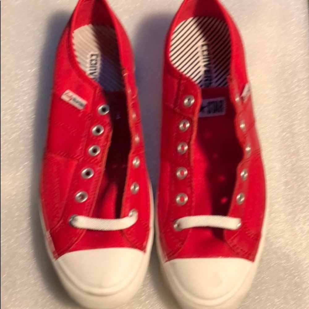 Converse All Star Chuck Taylor NWOT (Las)